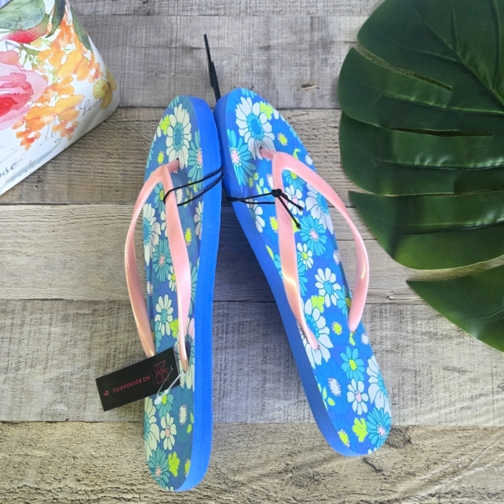 NOBO | NWT Thong Style Flip Flops in Blue Floral sz 9